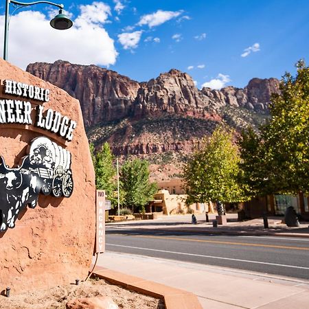 Pioneer Lodge Zion National Park-Springdale Bagian luar foto