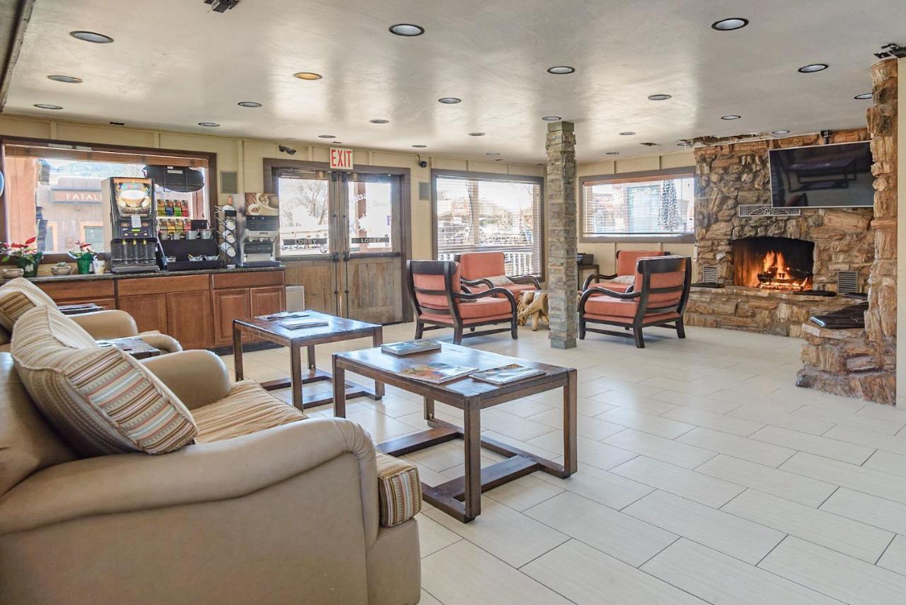 Pioneer Lodge Zion National Park-Springdale Bagian luar foto