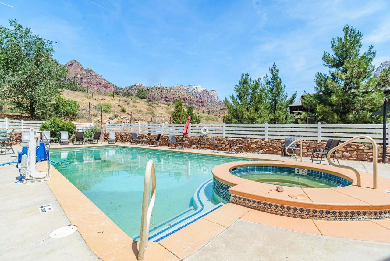 Pioneer Lodge Zion National Park-Springdale Bagian luar foto